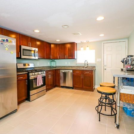 Perfect Location Spacious Yard Coffee Bar At This Lovely Beach Home Galveston Ngoại thất bức ảnh