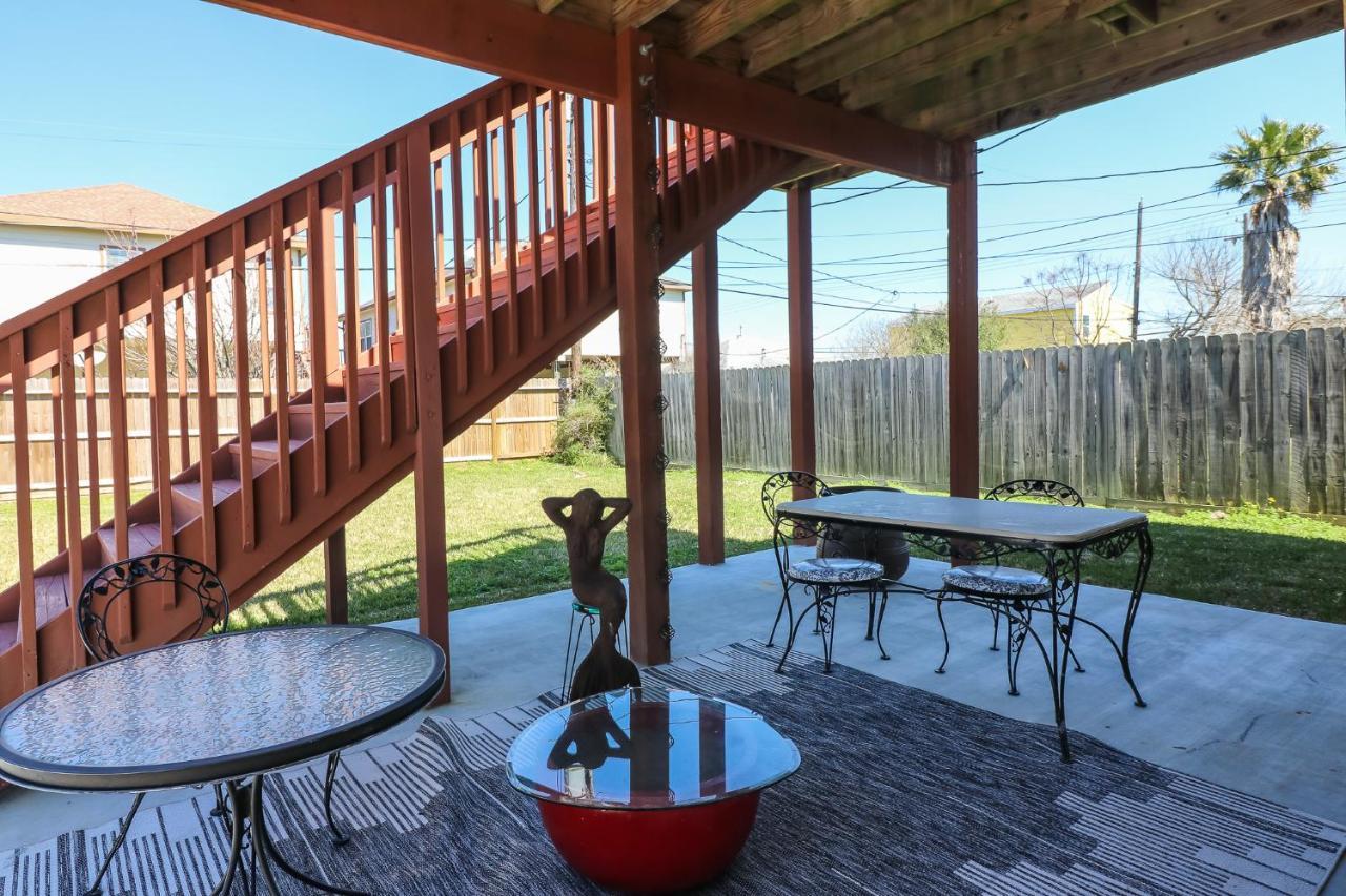 Perfect Location Spacious Yard Coffee Bar At This Lovely Beach Home Galveston Ngoại thất bức ảnh