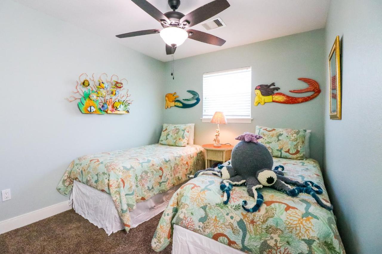 Perfect Location Spacious Yard Coffee Bar At This Lovely Beach Home Galveston Ngoại thất bức ảnh