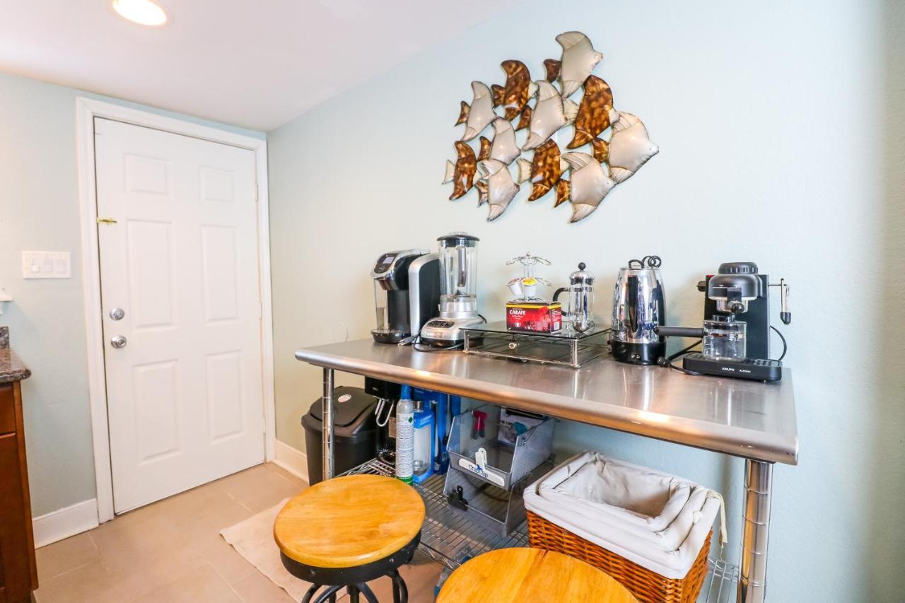Perfect Location Spacious Yard Coffee Bar At This Lovely Beach Home Galveston Ngoại thất bức ảnh