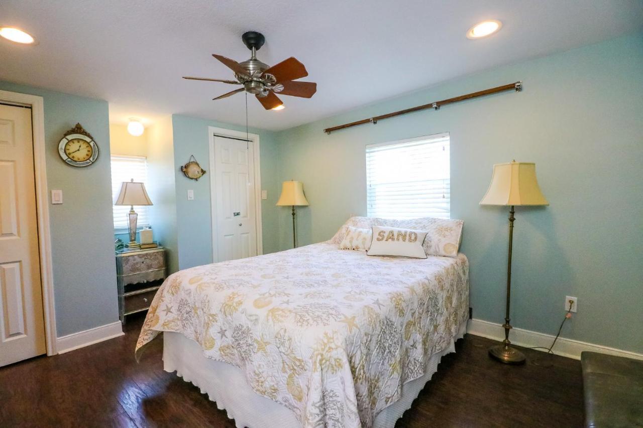 Perfect Location Spacious Yard Coffee Bar At This Lovely Beach Home Galveston Ngoại thất bức ảnh