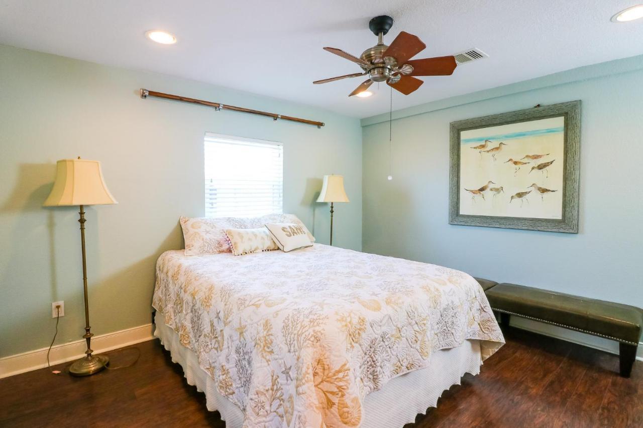 Perfect Location Spacious Yard Coffee Bar At This Lovely Beach Home Galveston Ngoại thất bức ảnh