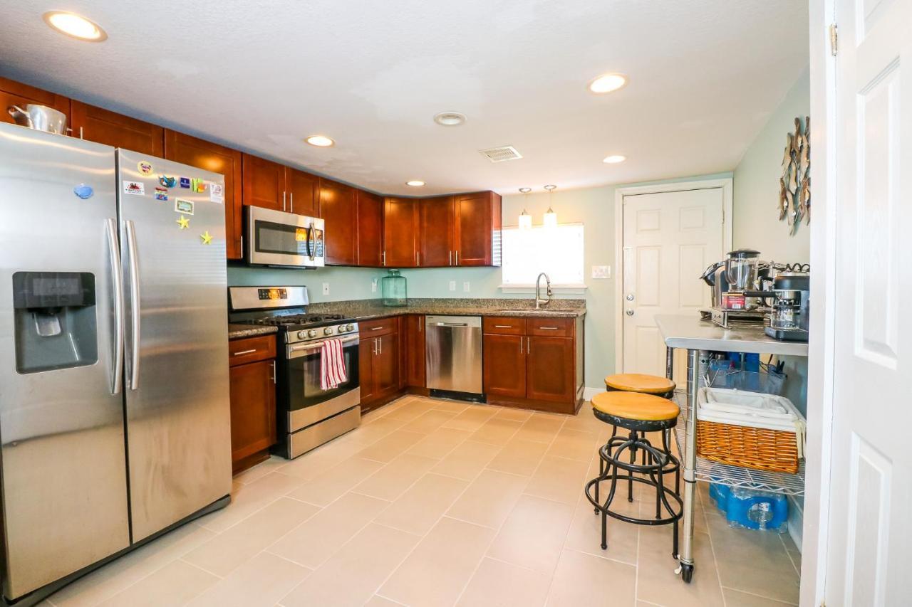 Perfect Location Spacious Yard Coffee Bar At This Lovely Beach Home Galveston Ngoại thất bức ảnh