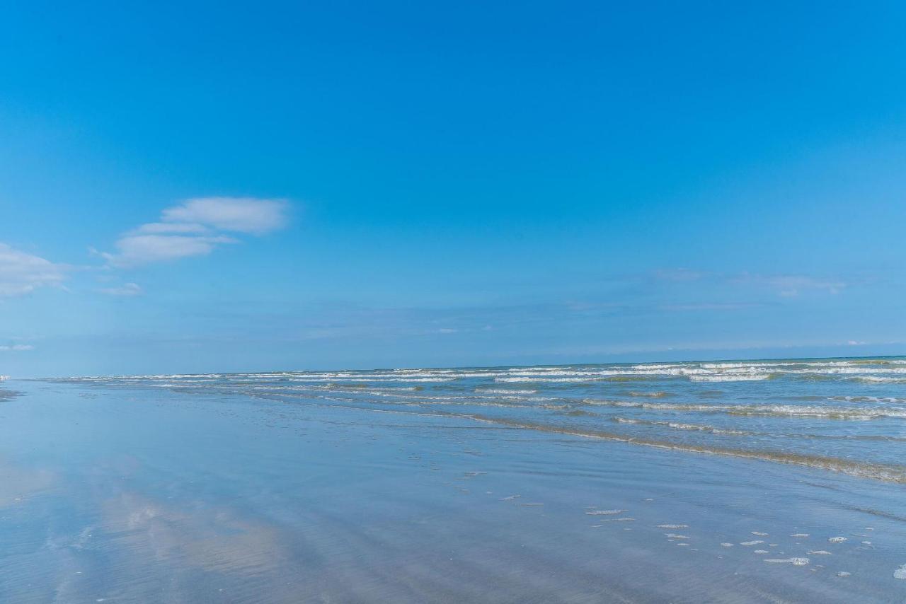 Perfect Location Spacious Yard Coffee Bar At This Lovely Beach Home Galveston Ngoại thất bức ảnh